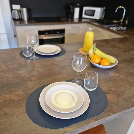 Le Reve Bleu Jardin Parking Aeroport Meett Apartmán