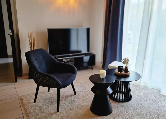 Le Rêve Bleu Jardin Parking Aéroport Meett Apartamento *